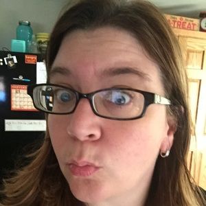 Meet your Posher, Edna